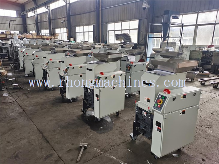 China Customized Mini Plastic Granulator Machine Manufacturers